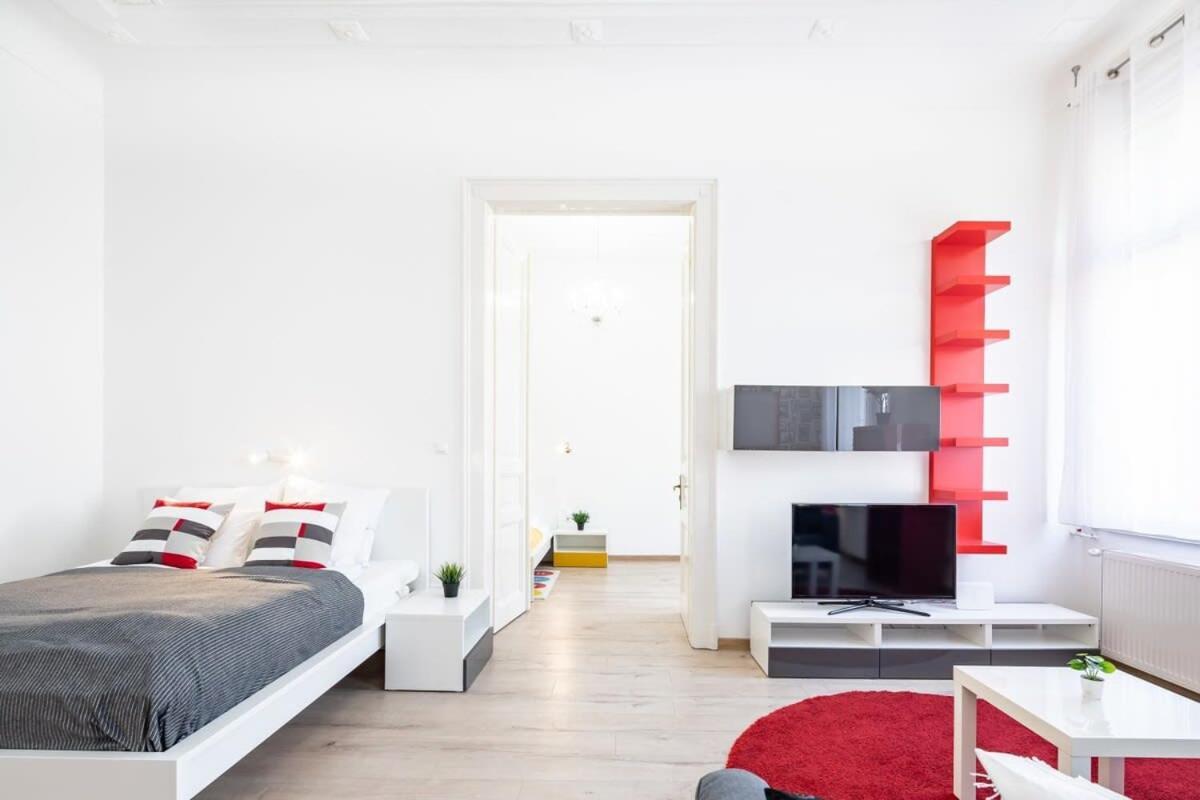 Bright & Large Apartment At Top Location Budapest Exterior photo